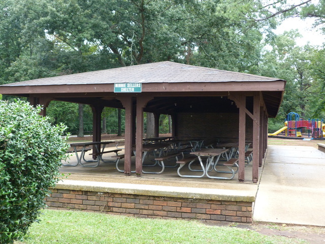 Minnie Sellers Shelter